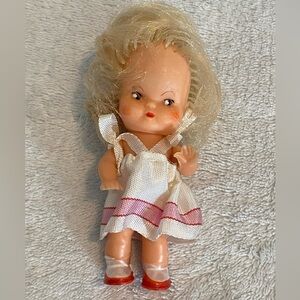 VTG 1970s ARI Germany baby doll blonde w/white outfit shoes vinyl plastic 3”